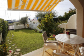 AT034 Vistas de la playa, casa en primera línea con salida a la playa